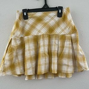 Urban romantic yellow plaid skirt. Size medium. Stretchy waist
